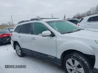 2010 Subaru Outback Premium All-Weather Anniversary z VIN 4S4BRCGC1A3333528, wystawiony jako IAAI lot #41269645 z przebiegiem 184 858 mil mil oraz . Historia ofert i sprzedaży dostępna na DreamBid. Obrazek 13.
