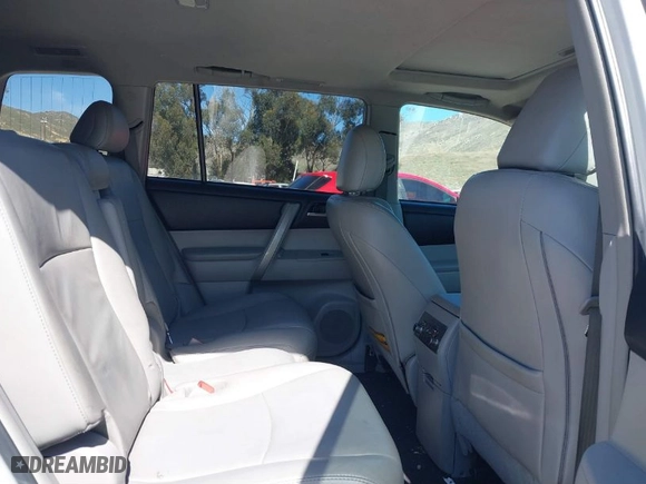 2011 Toyota Highlander with VIN 5TDBK3EH2BS060560, listed as a IAAI auction lot 41713322 with 143,122 mi miles. Bid and sale history available at carsss.com. Image 8.