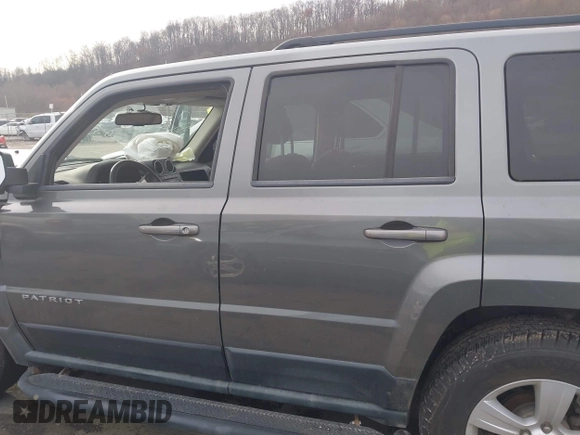 2011 Jeep Patriot Sport with VIN 1J4NF1GB9BD202472, listed as a IAAI auction lot 41923467 with 139,727 mi miles. Bid and sale history available at carsss.com. Image 15.