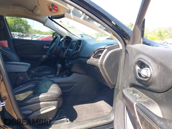 2019 Jeep Cherokee Latitude Plus z VIN 1C4PJLLBXKD123116, wystawiony jako IAAI lot #41981044 z przebiegiem 173 232 mil mil oraz . Historia ofert i sprzedaży dostępna na DreamBid. Obrazek 5.