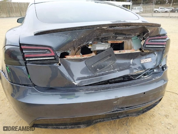 2022 Tesla Model S with VIN 5YJSA1E55NF492601, listed as a IAAI auction lot 41391782 with 27,738 mi miles. Bid and sale history available at carsss.com. Image 6.