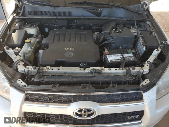 2011 Toyota RAV4 Limited z VIN 2T3YK4DV5BW012945, wystawiony jako Copart lot #84175294 z przebiegiem 217 581 mil mil oraz Szkoda całkowita • Salvage title. Historia ofert i sprzedaży dostępna na DreamBid. Obrazek 11.