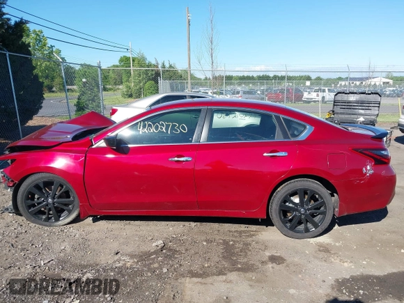 2017 Nissan Altima S z VIN 1N4AL3AP9HC268148, wystawiony jako IAAI lot #42202730 z przebiegiem 91 054 mil mil oraz . Historia ofert i sprzedaży dostępna na DreamBid. Obrazek 14.