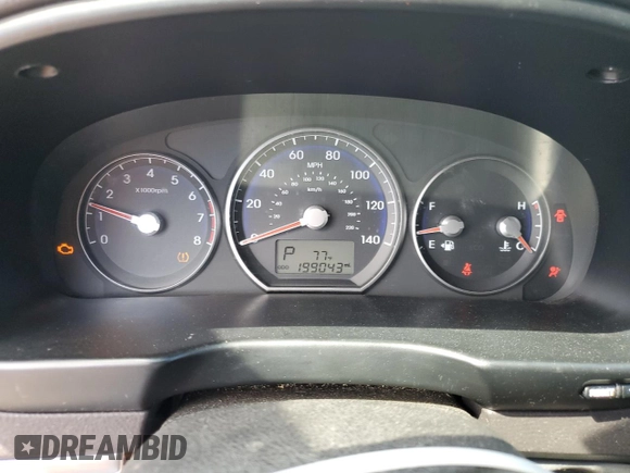 2011 Hyundai Santa Fe GLS z VIN 5XYZGDAB5BG070519, wystawiony jako Copart lot #55315745 z przebiegiem 199 043 mil mil oraz Czysty tytuł • Clean title. Historia ofert i sprzedaży dostępna na DreamBid. Obrazek 9.
