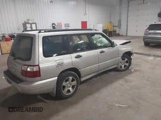 2001 Subaru Forester S w/Premium Pkg with VIN JF1SF65691H751789, listed as a IAAI auction lot 41825686 with 183,790 mi miles. Bid and sale history available at carsss.com. Image 4.