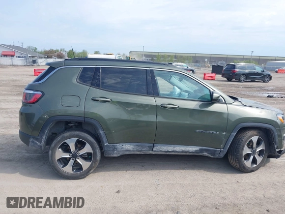 2018 Jeep Compass Latitude with VIN 3C4NJDBB4JT176031, listed as a IAAI auction lot 42125161 with 32,761 mi miles and . Bid and sale history available at DreamBid. Image 13.