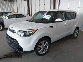 2016 Kia Soul + z VIN KNDJP3A54G7239595, wystawiony jako IAAI lot #42256059 z przebiegiem 100 054 mil mil oraz . Historia ofert i sprzedaży dostępna na DreamBid. Obrazek 17.