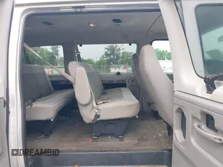2006 Ford Econoline Passenger XL z VIN 1FBNE31L26DB31891, wystawiony jako IAAI lot #42535613 z przebiegiem 160 095 mil mil oraz . Historia ofert i sprzedaży dostępna na DreamBid. Obrazek 8.