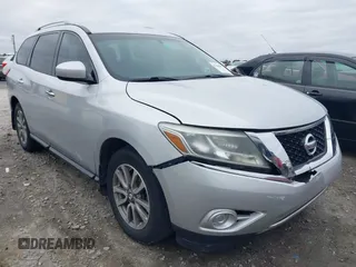 2015 Nissan Pathfinder S with VIN 5N1AR2MN9FC669494, listed as a IAAI auction lot 41488397 with 122,270 mi miles. Bid and sale history available at carsss.com. Image 1.