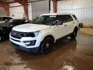 2018 Ford Police Interceptor Utility z VIN 1FM5K8AR2JGC74087, wystawiony jako Copart lot #49157085 z przebiegiem 101 768 mil mil oraz Tytuł czysty. Historia ofert i sprzedaży dostępna na DreamBid. Obrazek 1.