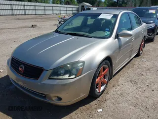 2005 Nissan Altima 3.5 SE with VIN 1N4BL11D95N905862, listed as a IAAI auction lot 41968915 with 191,646 mi miles. Bid and sale history available at carsss.com. Image 17.
