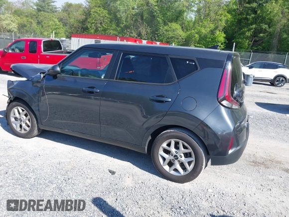 2023 Kia Soul LX with VIN KNDJ23AU8P7883705, listed as a IAAI auction lot 42212658 with 43,707 mi miles and . Bid and sale history available at DreamBid. Image 3.