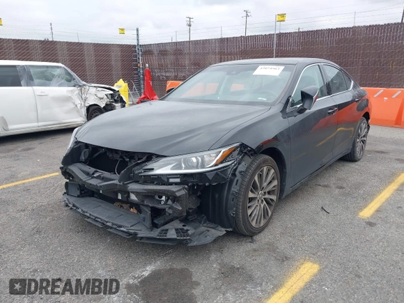 2020 Lexus ES with VIN 58ADZ1B18LU070415, listed as a IAAI auction lot 42074563 with 45,811 mi miles. Bid and sale history available at carsss.com. Image 18.
