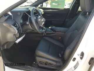 2024 Lexus UX 250h F Sport z VIN JTHB6JBH1R2189547, wystawiony jako Copart lot #80151034 z przebiegiem 7 837 mil mil oraz Nie do naprawy • Non repairable. Historia ofert i sprzedaży dostępna na DreamBid. Obrazek 7.