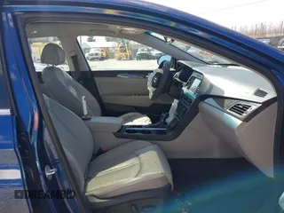 2015 Hyundai Sonata Limited with VIN 5NPE34AF3FH097293, listed as a IAAI auction lot 41811245 with 114,744 mi miles and . Bid and sale history available at carsss.com. Image 5.