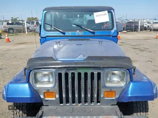 1995 Jeep Wrangler z VIN 1J4FY29S3SP213368, wystawiony jako IAAI lot #42425240 z przebiegiem 96 473 mil mil oraz . Historia ofert i sprzedaży dostępna na DreamBid. Obrazek 6.