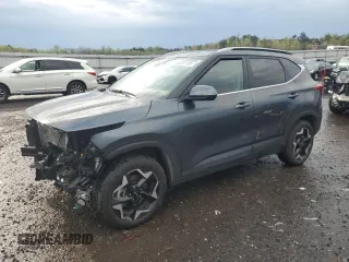 2024 Kia Seltos EX z VIN KNDERCAA0R7664775, wystawiony jako Copart lot #53211185 z przebiegiem 14 723 mil mil oraz Szkoda całkowita • Salvage title. Historia ofert i sprzedaży dostępna na DreamBid. Obrazek 1.