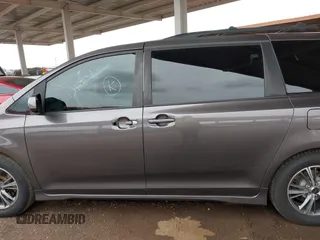 2011 Toyota Sienna SE with VIN 5TDXK3DC6BS113711, listed as a IAAI auction lot 41809910 with 174,746 mi miles. Bid and sale history available at carsss.com. Image 14.