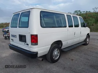 2010 Ford Econoline Passenger XL z VIN 1FBNE3BL0ADA95254, wystawiony jako IAAI lot #40848575 z przebiegiem 120 221 mil mil oraz . Historia ofert i sprzedaży dostępna na DreamBid. Obrazek 4.