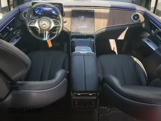 2023 Mercedes-Benz EQE 350 z VIN 4JGGM1CB2PA005660, wystawiony jako Copart lot #42655505 z przebiegiem 6 982 mil mil oraz Szkoda całkowita • Salvage title. Historia ofert i sprzedaży dostępna na DreamBid. Obrazek 8.