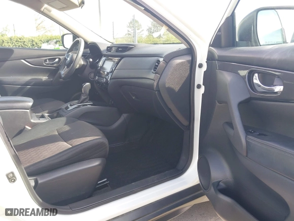 2017 Nissan Rogue SL with VIN 5N1AT2MT4HC832376, listed as a IAAI auction lot 41843307 with 93,106 mi miles. Bid and sale history available at carsss.com. Image 5.