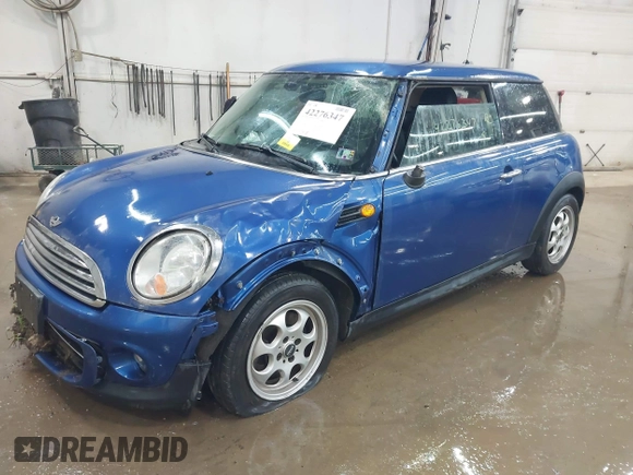2012 MINI Hardtop with VIN WMWSU3C55CT184924, listed as a IAAI auction lot 42276347 with 92,468 mi miles and . Bid and sale history available at DreamBid. Image 2.