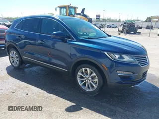 2015 Lincoln MKC z VIN 5LMCJ1A95FUJ48202, wystawiony jako IAAI lot #42032732 z przebiegiem 154 713 mil mil oraz . Historia ofert i sprzedaży dostępna na DreamBid. Obrazek 1.