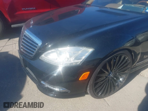 2011 Mercedes-Benz S-Class S 550 with VIN WDDNG7BB4BA389754, listed as a IAAI auction lot 41404074 with 109,209 mi miles. Bid and sale history available at carsss.com. Image 6.