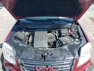 2017 GMC Terrain SLT z VIN 2GKFLUEK8H6103046, wystawiony jako IAAI lot #41923795 z przebiegiem 86 281 mil mil oraz . Historia ofert i sprzedaży dostępna na DreamBid. Obrazek 10.