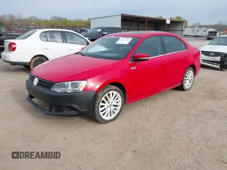 2011 Volkswagen Jetta SEL z VIN 3VWLX7AJ3BM372311, wystawiony jako IAAI lot #41874757 z przebiegiem 151 900 mil mil oraz . Historia ofert i sprzedaży dostępna na DreamBid. Obrazek 2.