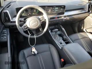 2024 Kia Sorento S z VIN 5XYRLDJC5RG289186, wystawiony jako Copart lot #53971495 z przebiegiem 9711 mil mil oraz Szkody całkowita. Historia ofert i sprzedaży dostępna na DreamBid. Obrazek 8.