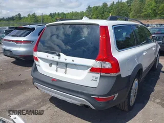 2016 Volvo XC70 T5 Premier z VIN YV4612NK9G1270844, wystawiony jako IAAI lot #42266357 z przebiegiem 41 998 mil mil oraz . Historia ofert i sprzedaży dostępna na DreamBid. Obrazek 17.
