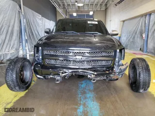 2009 Chevrolet Silverado 1500 LTZ with VIN 3GCEK33M49G226924, listed as a Copart auction lot 50419825 with 196,549 mi miles and Clean Title. Bid and sale history available at carsss.com. Image 5.