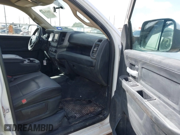 2019 Ram 2500 Tradesman with VIN 3C6UR5CLXKG534669, listed as a IAAI auction lot 41828929 with 213,815 mi miles. Bid and sale history available at carsss.com. Image 5.