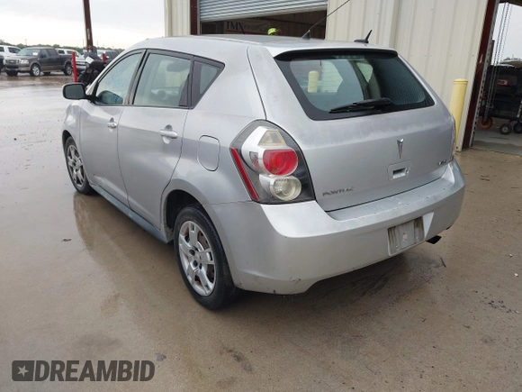 2009 Pontiac Vibe 1SB z VIN 5Y2SP67069Z412302, wystawiony jako IAAI lot #42282155 z przebiegiem 210 288 mil mil oraz . Historia ofert i sprzedaży dostępna na DreamBid. Obrazek 3.