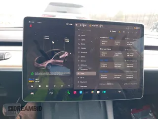 2023 Tesla Model 3 z VIN 5YJ3E1EA5PF451085, wystawiony jako IAAI lot #41941655 z przebiegiem 56 532 mil mil oraz . Historia ofert i sprzedaży dostępna na DreamBid. Obrazek 18.