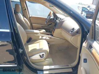 2009 Mercedes-Benz GL-Class 5.5L with VIN 4JGBF86E59A498918, listed as a IAAI auction lot 40603852 with 226,239 mi miles. Bid and sale history available at carsss.com. Image 5.