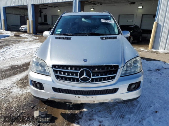 2008 Mercedes-Benz M 320 CDI with VIN 4JGBB22E98A387057, listed as a Copart auction lot 45343965 with 123,908 mi miles and Salvage Title. Bid and sale history available at carsss.com. Image 5.