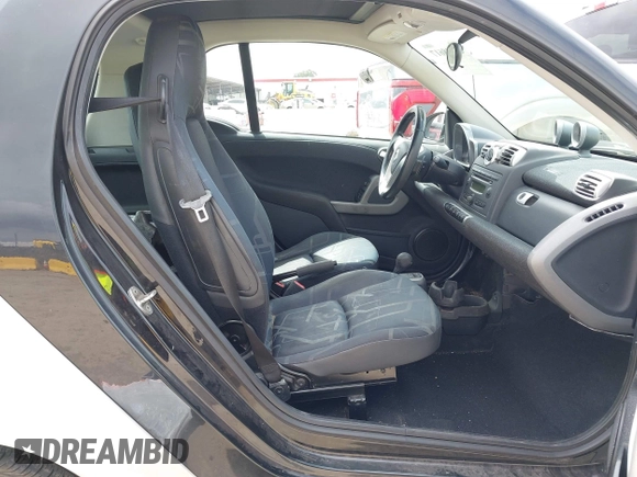2008 Smart fortwo Pure z VIN WMEEJ31X18K191722, wystawiony jako IAAI lot #42138617 z przebiegiem 117 263 mil mil oraz . Historia ofert i sprzedaży dostępna na DreamBid. Obrazek 5.