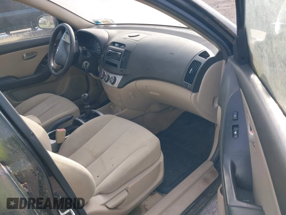 2008 Hyundai Elantra GLS z VIN KMHDU46D28U297649, wystawiony jako IAAI lot #42529442 z przebiegiem 156 498 mil mil oraz . Historia ofert i sprzedaży dostępna na DreamBid. Obrazek 5.