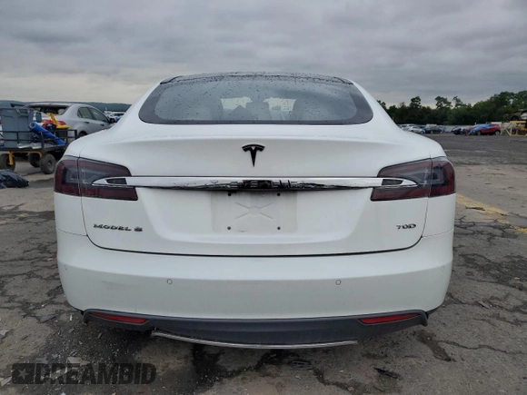 2016 Tesla Model S 90D with VIN 5YJSA1E26GF133699, listed as a Copart auction lot 62703535 with Not provided miles and Salvage title. Bid and sale history available at DreamBid. Image 6.