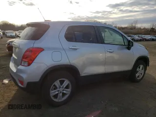 2020 Chevrolet Trax LS with VIN KL7CJNSBXLB324150, listed as a Copart auction lot 48344155 with 31,707 mi miles and Salvage Title. Bid and sale history available at carsss.com. Image 3.
