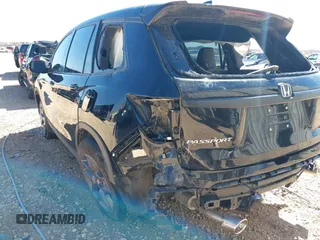 2023 Honda Passport EX-L z VIN 5FNYF8H5XPB013172, wystawiony jako IAAI lot #41680601 z przebiegiem 29 016 mil mil oraz . Historia ofert i sprzedaży dostępna na DreamBid. Obrazek 19.