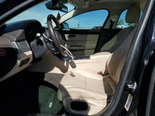 2016 Jaguar XF 35t Premium with VIN SAJBD4BV8GCY06272, listed as a Copart auction lot 72278994 with 87,824 mi miles and Salvage Title. Bid and sale history available at carsss.com. Image 7.