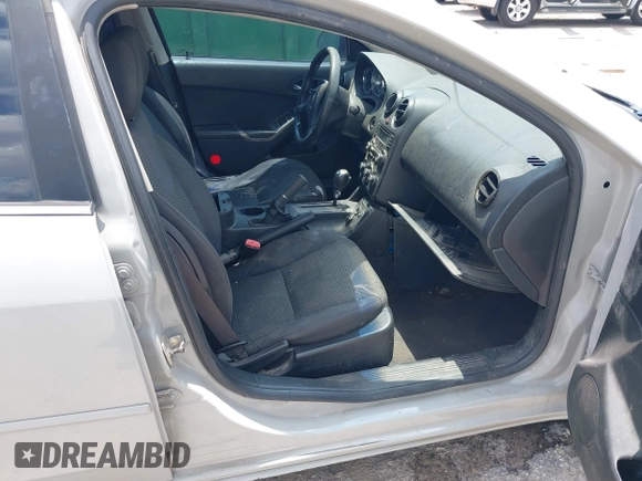 2008 Pontiac G6 1SV Value Leader z VIN 1G2ZF57B184303758, wystawiony jako IAAI lot #42294522 z przebiegiem 197 306 mil mil oraz . Historia ofert i sprzedaży dostępna na DreamBid. Obrazek 5.