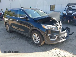 2016 Kia Sorento LX z VIN 5XYPGDA51GG179116, wystawiony jako IAAI lot #42243910 z przebiegiem 159 805 mil mil oraz . Historia ofert i sprzedaży dostępna na DreamBid. Obrazek 1.