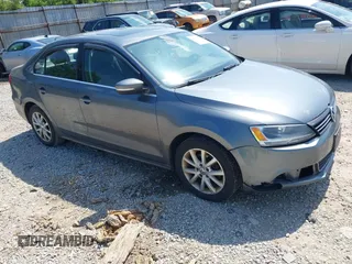 2013 Volkswagen Jetta SE с VIN 3VWDP7AJ9DM370201, выставлен на аукционе IAAI как лот 42562810 с пробегом 165 991 миль миль и . История ставок и продаж доступна на DreamBid. Изображение 1.