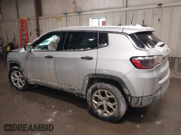 2024 Jeep Compass Sport with VIN 3C4NJDANXRT146281, listed as a IAAI auction lot 41499484 with 3,166 mi miles. Bid and sale history available at carsss.com. Image 3.