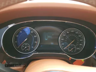 2019 Bentley Bentayga V8 z VIN SJAAM2ZV4KC026896, wystawiony jako Copart lot #57332313 z przebiegiem Nie podano mil oraz . Historia ofert i sprzedaży dostępna na DreamBid. Obrazek 9.