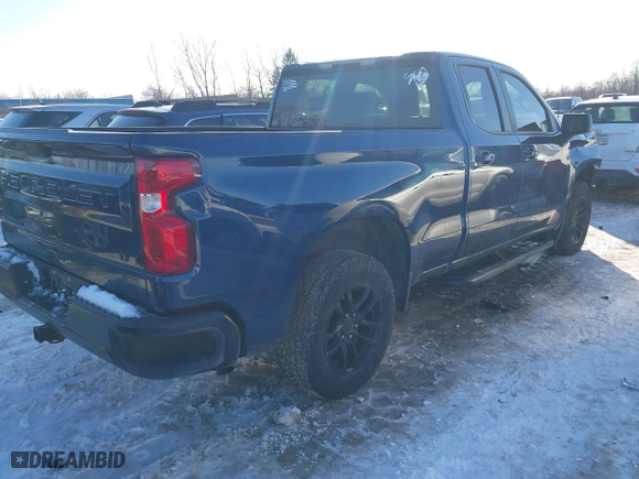 2019 Chevrolet Silverado 1500 LT with VIN 1GCRYDEK3KZ313060, listed as a IAAI auction lot 41633134 with 141,748 mi miles. Bid and sale history available at carsss.com. Image 4.